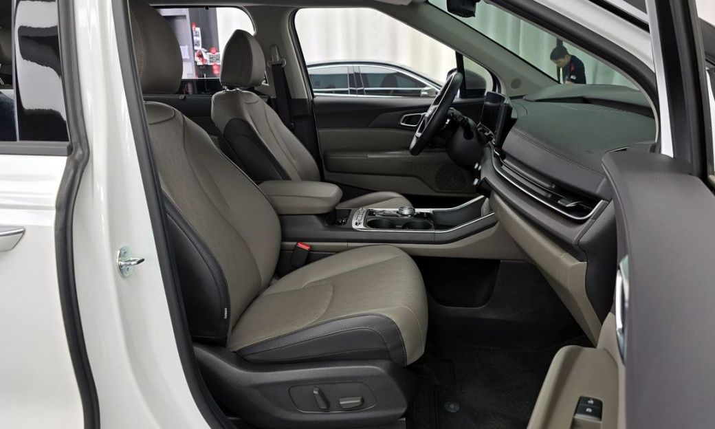 Kia Carnival 9-Seater Noblesse, 2025