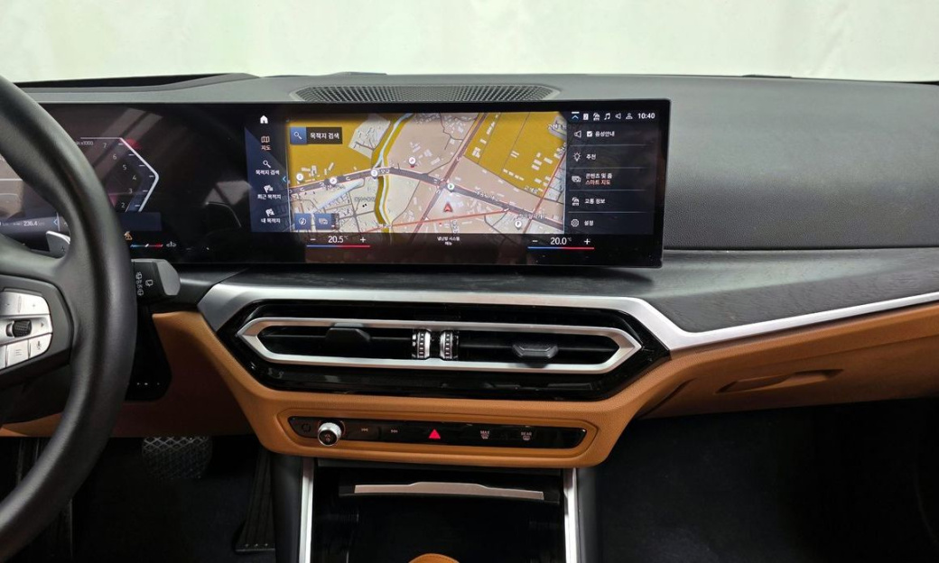 BMW 3-Series 320i Touring, 2024