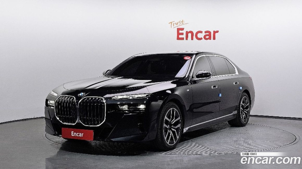 BMW 7-Series 740i xDrive M Sport, 2025