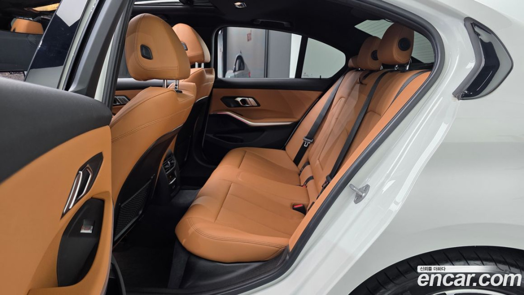 BMW 3-Series 320i M Sport, 2023