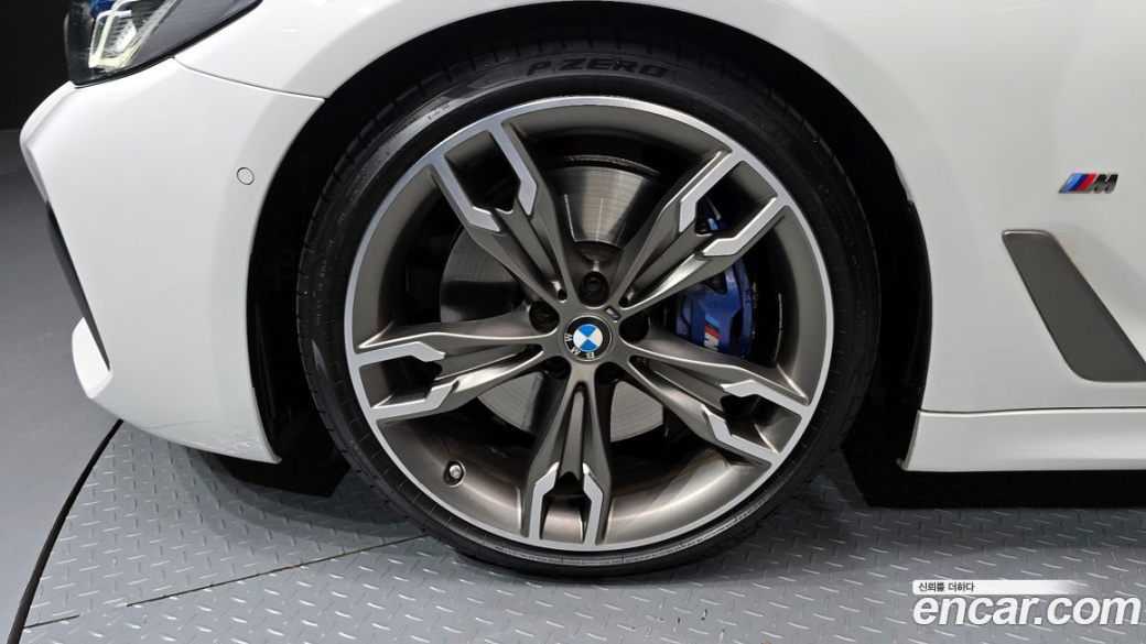 BMW 5-Series M550i xDrive, 2022