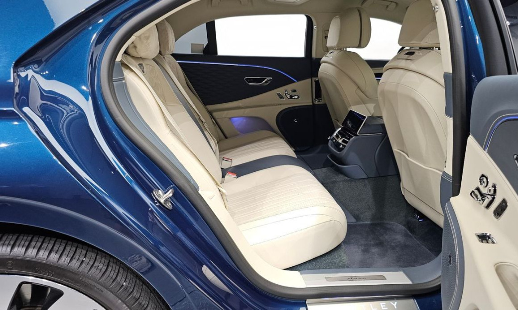 Bentley Flying Spur 4.0 Azure, 2024