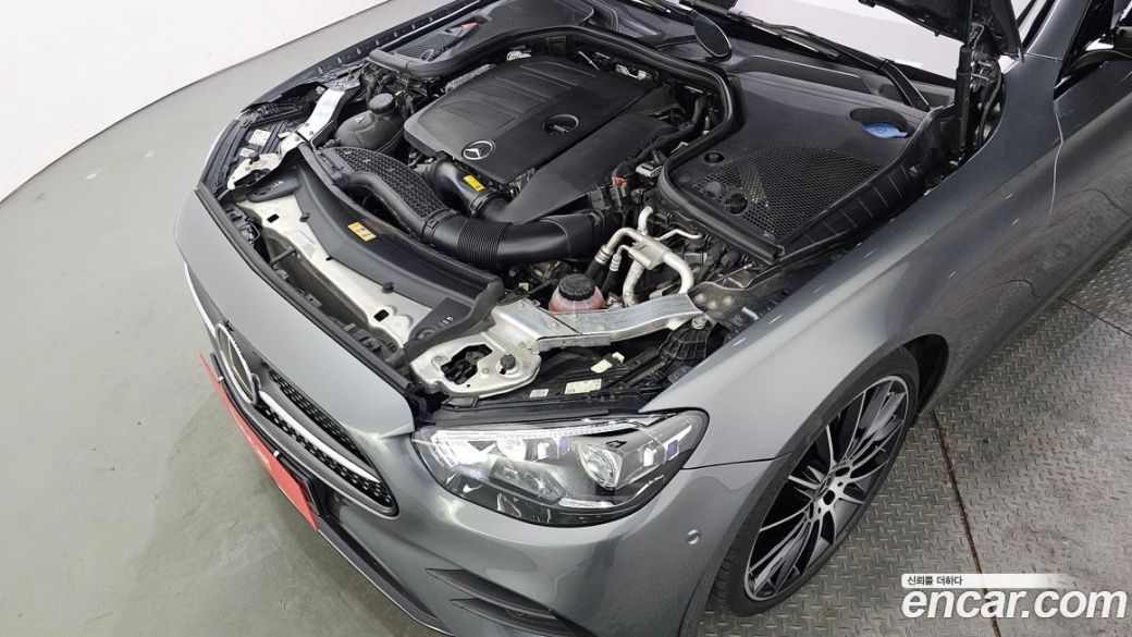 Mercedes-Benz E-Class E350 4MATIC AMG Line, 2023