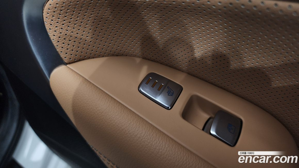 Genesis G70 Gasoline 2.0T 2WD, 2022
