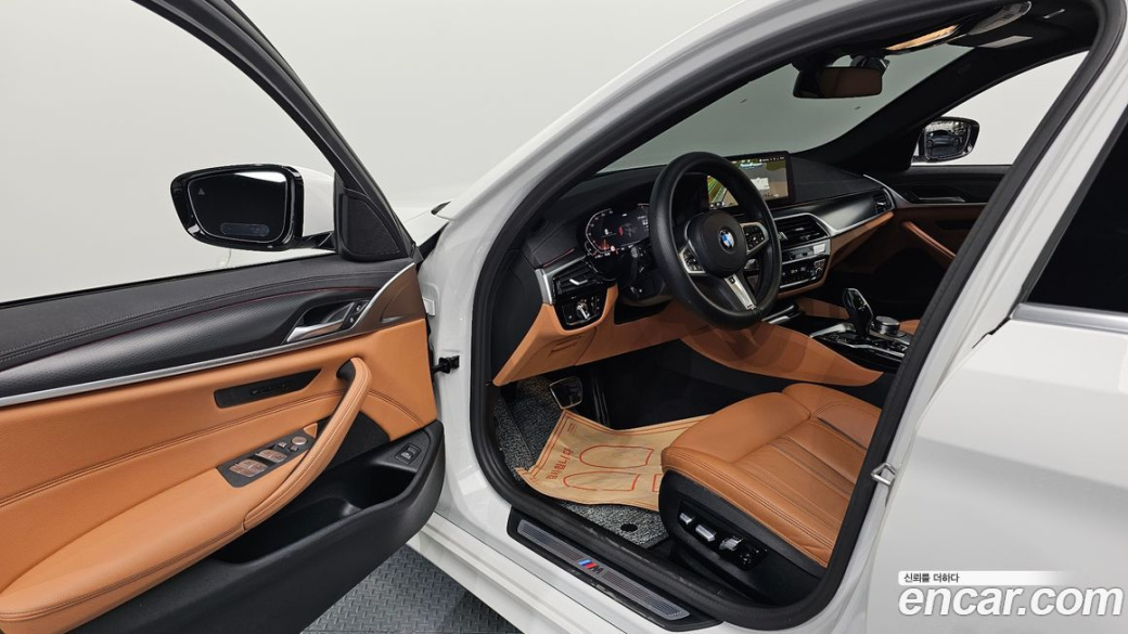 BMW 5-Series 520i M Sport, 2023