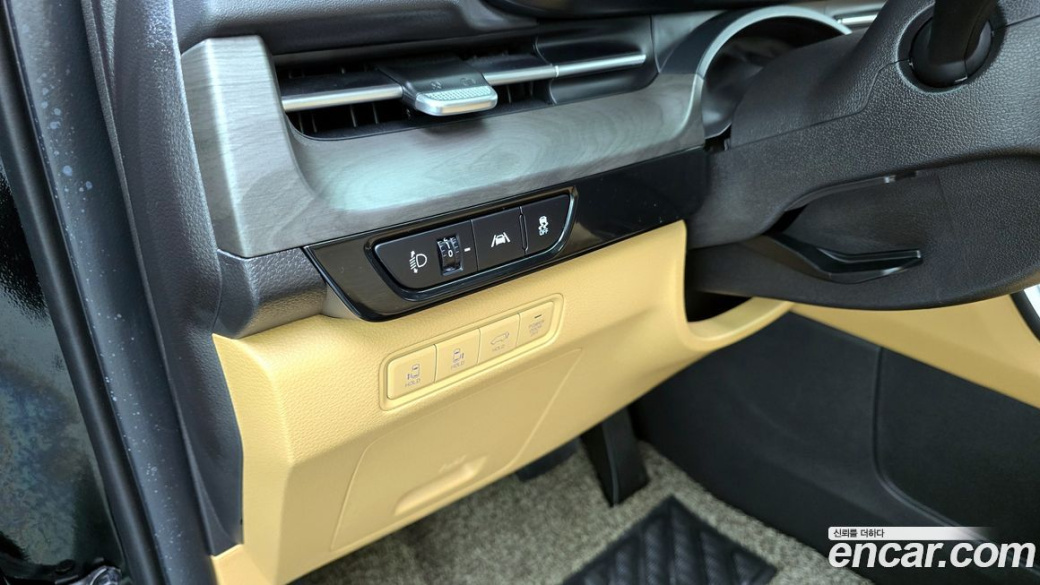 Kia Carnival 9-Seater Signature, 2023