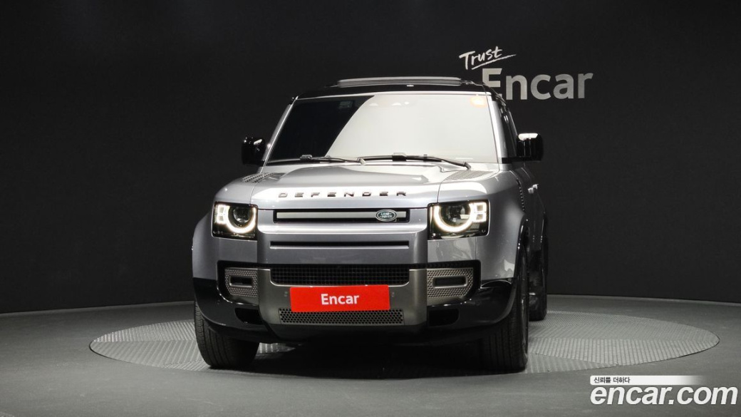 Land Rover Defender 110 P300 X-Dynamic SE, 2024