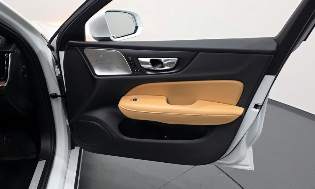 Volvo S60 B5 Ultra Bright, 2025