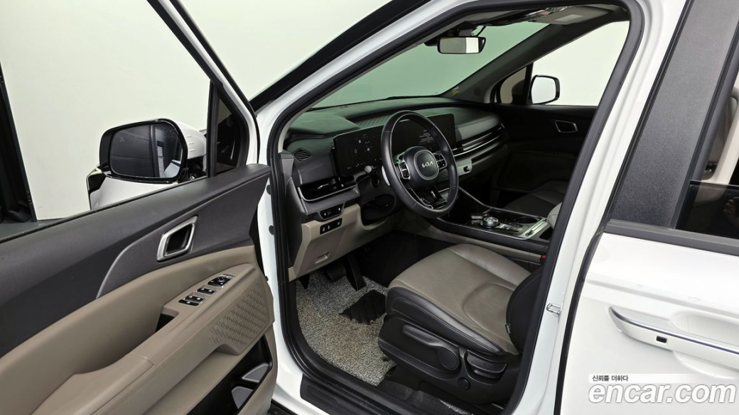 Kia Carnival 9-Seater Prestige, 2024