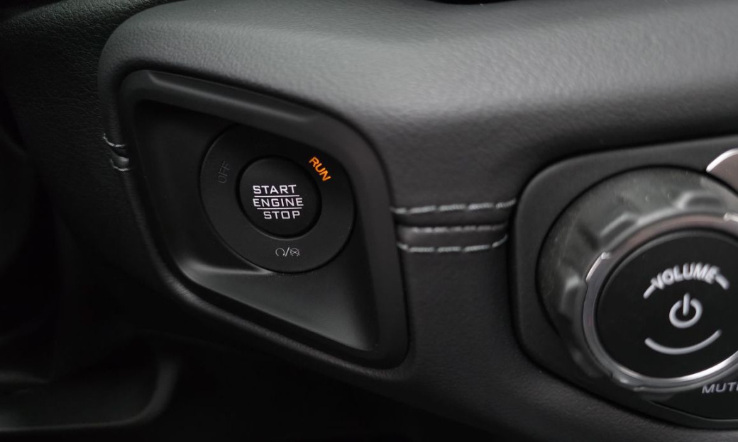 Jeep Wrangler 2.0 Sahara Power Top 4Door, 2025