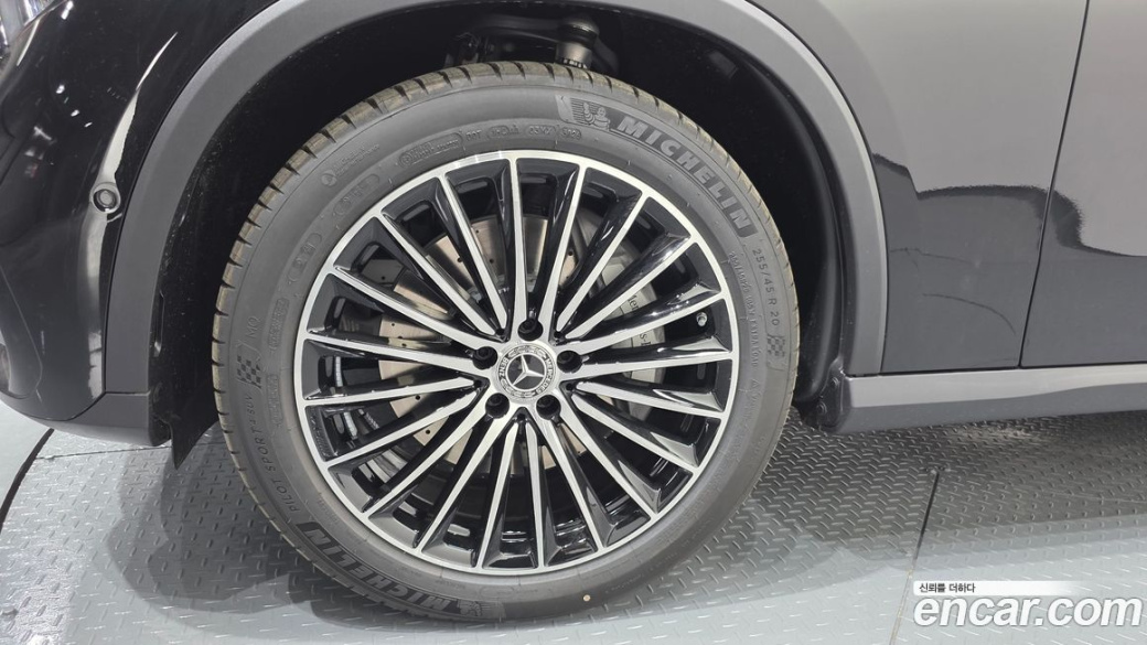 Mercedes-Benz GLC-Class GLC300 4MATIC AMG Line, 2026