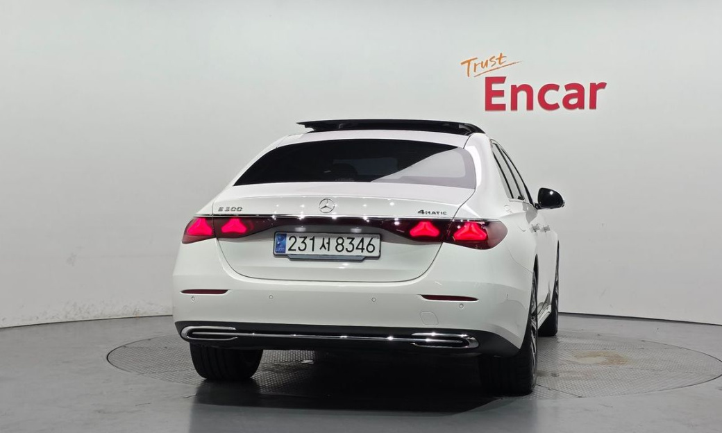 Mercedes-Benz E-Class E300 4MATIC Exclusive, 2024