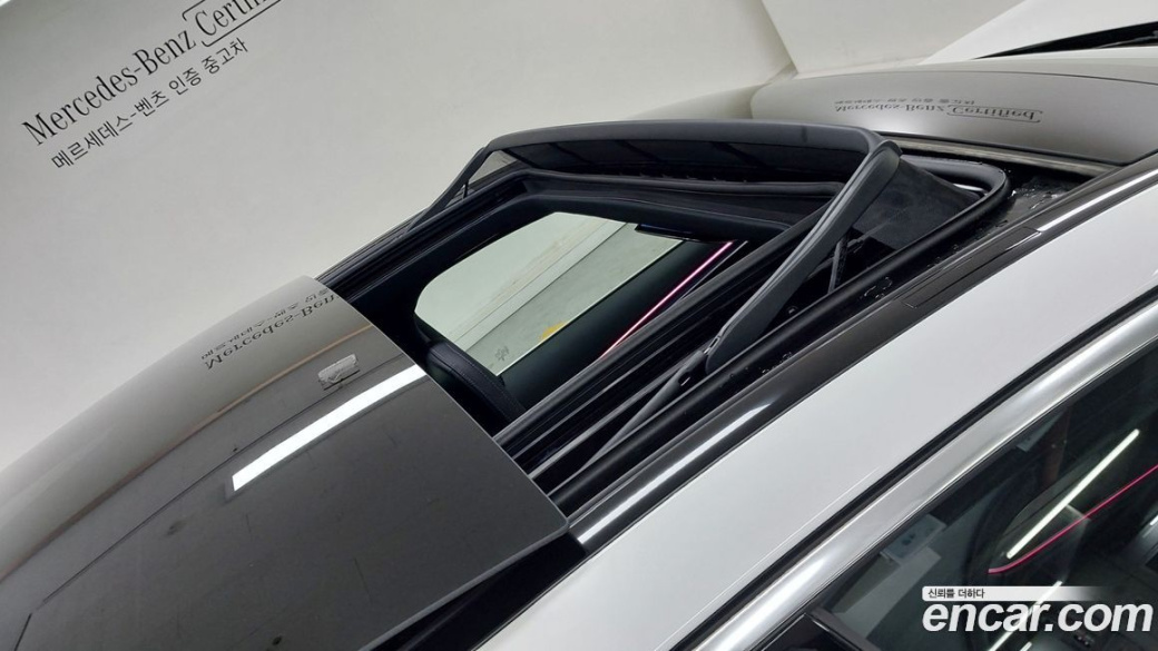 Mercedes-Benz E-Class E300 4MATIC Exclusive, 2025