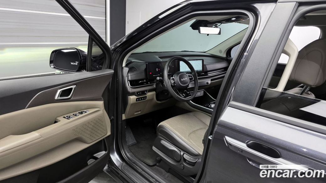 Kia Carnival 9-Seater Prestige, 2025