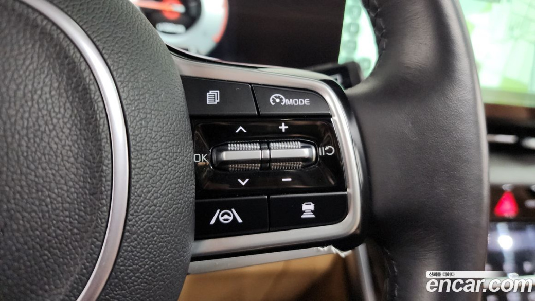 Kia Carnival 9-Seater Signature, 2023