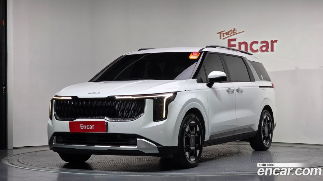 Kia Carnival 9-Seater Prestige, 2024