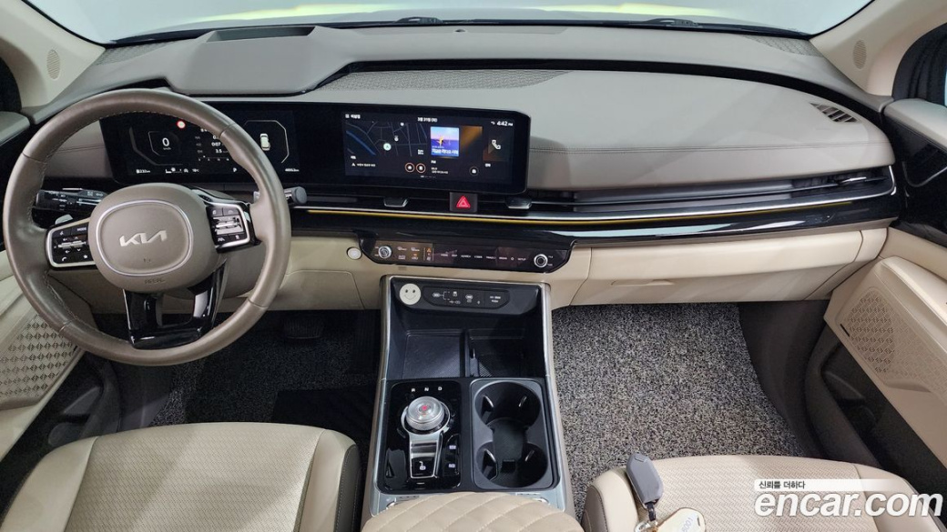 Kia Carnival 9-Seater Signature, 2024