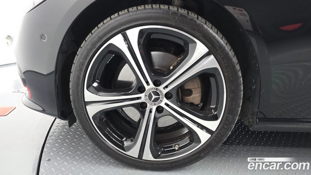 Mercedes-Benz C-Class C300 4MATIC Avantgarde, 2023