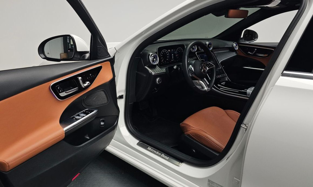 Mercedes-Benz C-Class C300 4MATIC Avantgarde, 2023