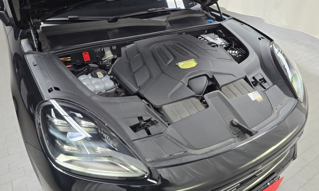 Porsche Cayenne 3.0 COUPE PLATINUM EDITION, 2023