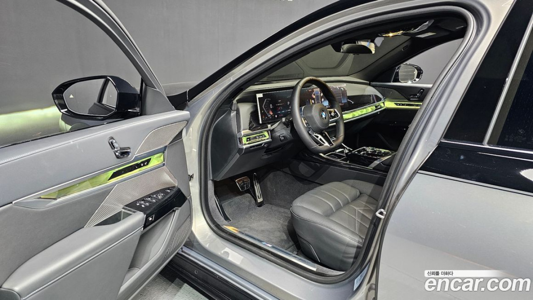 BMW 7-Series 740d xDrive M Sport, 2025