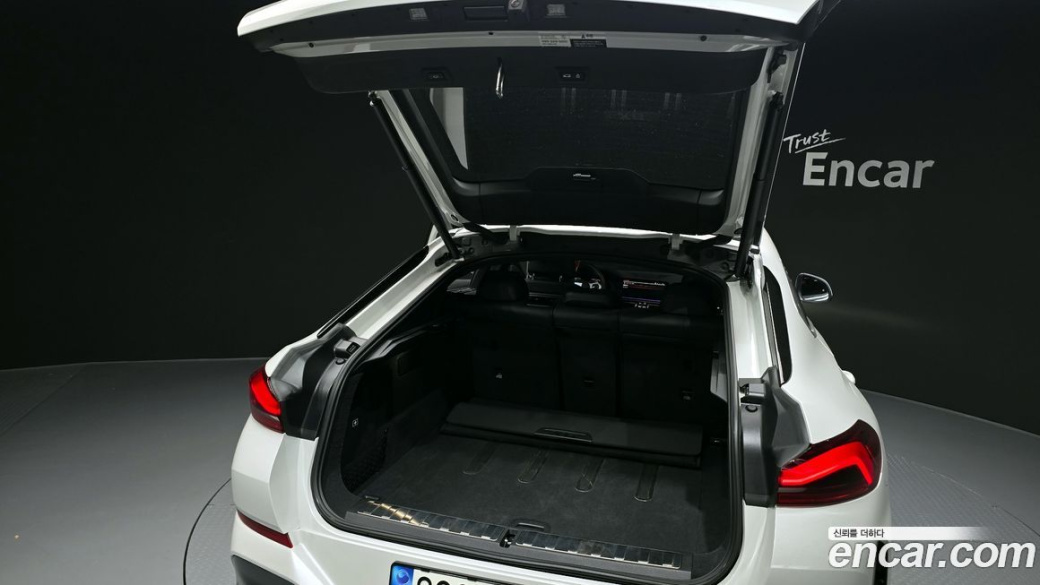 BMW X6 xDrive40i M Sport, 2023