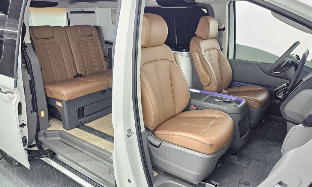Hyundai Staria 2WD Camping Car, 2024