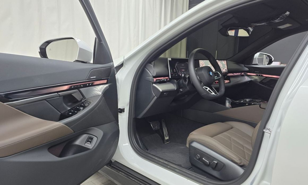 BMW 5-Series 520i Special Edition, 2026