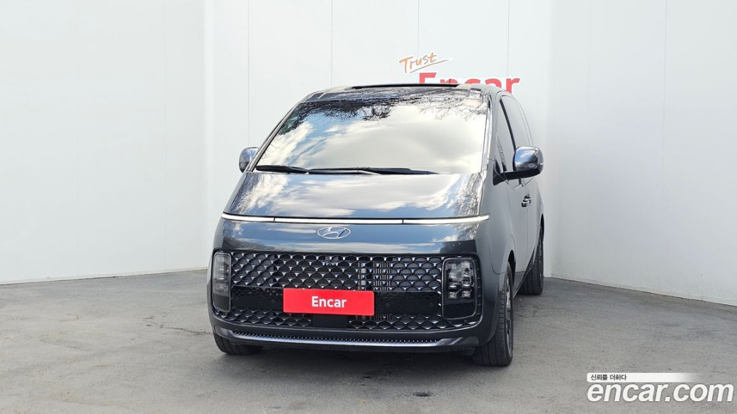 Hyundai Staria 4WD Lounge 9-Seater, 2022
