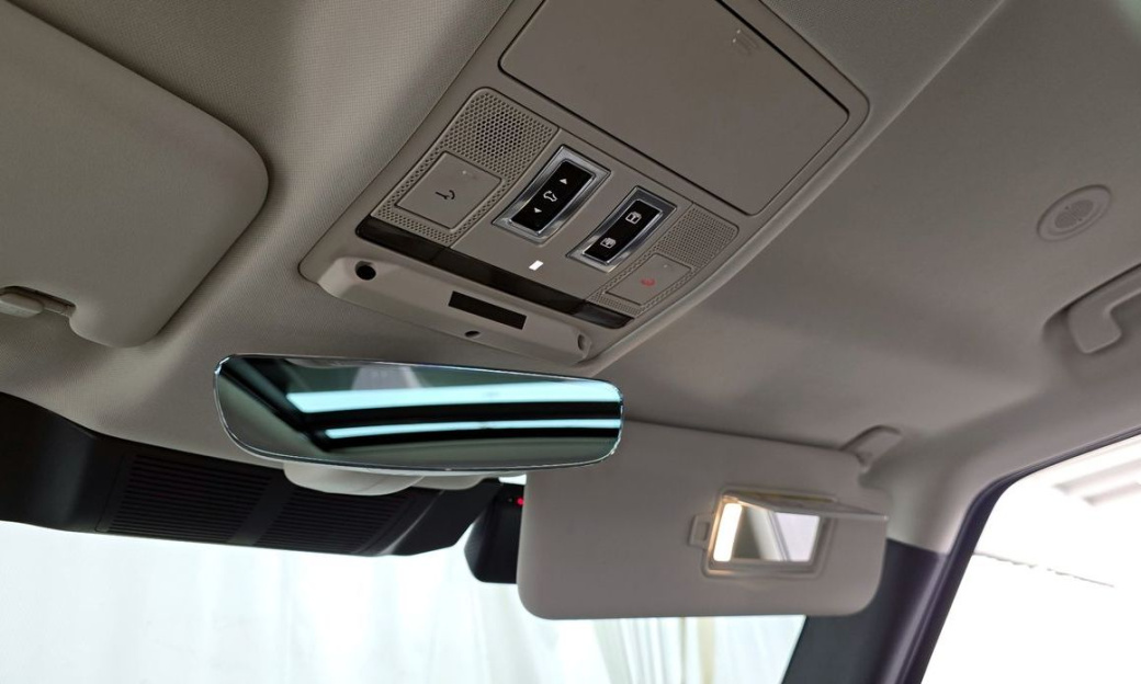 Land Rover Defender 110 D250 SE, 2022