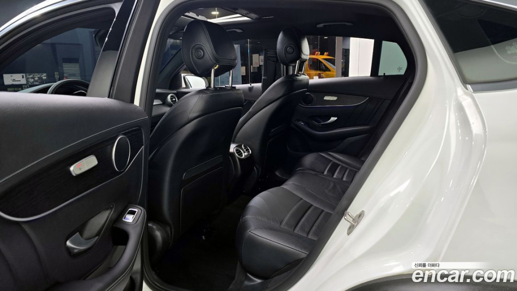 Mercedes-Benz GLC-Class GCL300 4MATIC Coupe, 2023