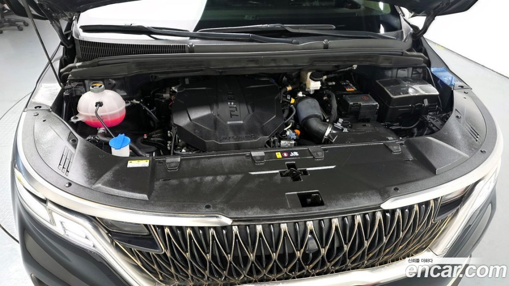 Kia Carnival 9-Seater Signature, 2023