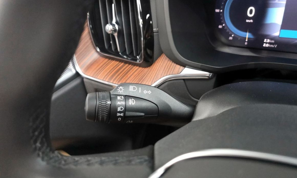 Volvo XC60 B5 Ultra Bright, 2025