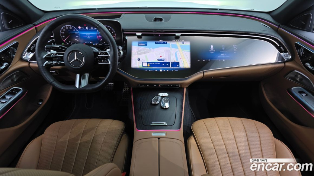 Mercedes-Benz E-Class E300 4MATIC AMG Line, 2025