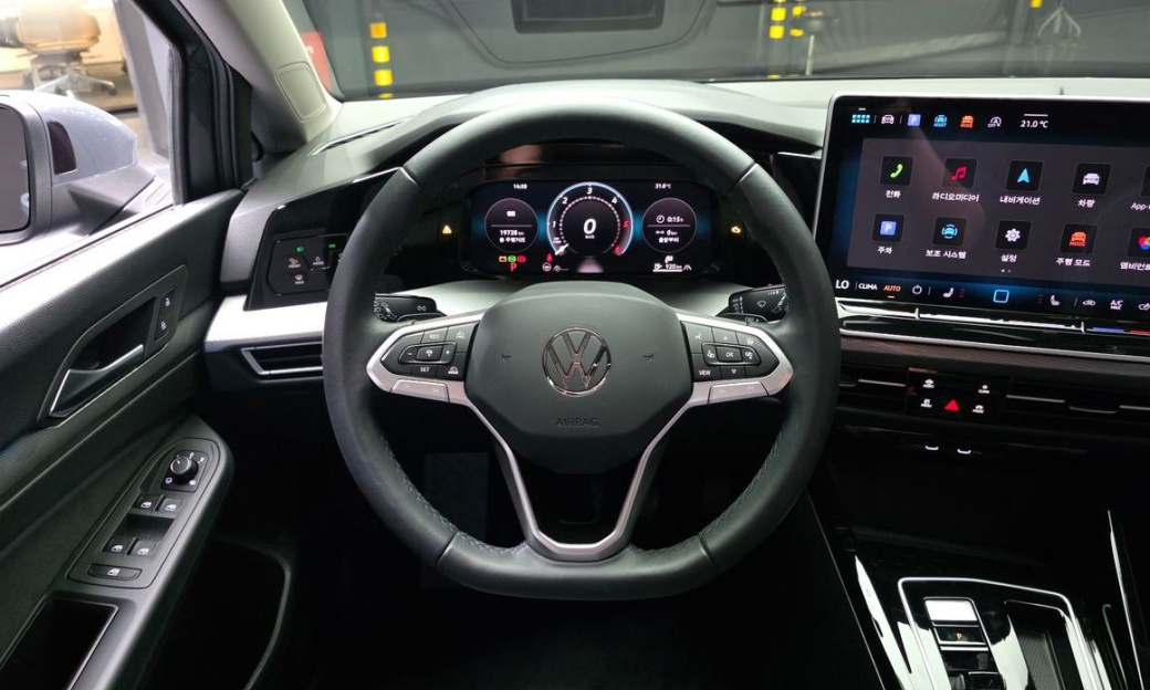 Volkswagen Golf 2.0 TDI Prestige, 2025