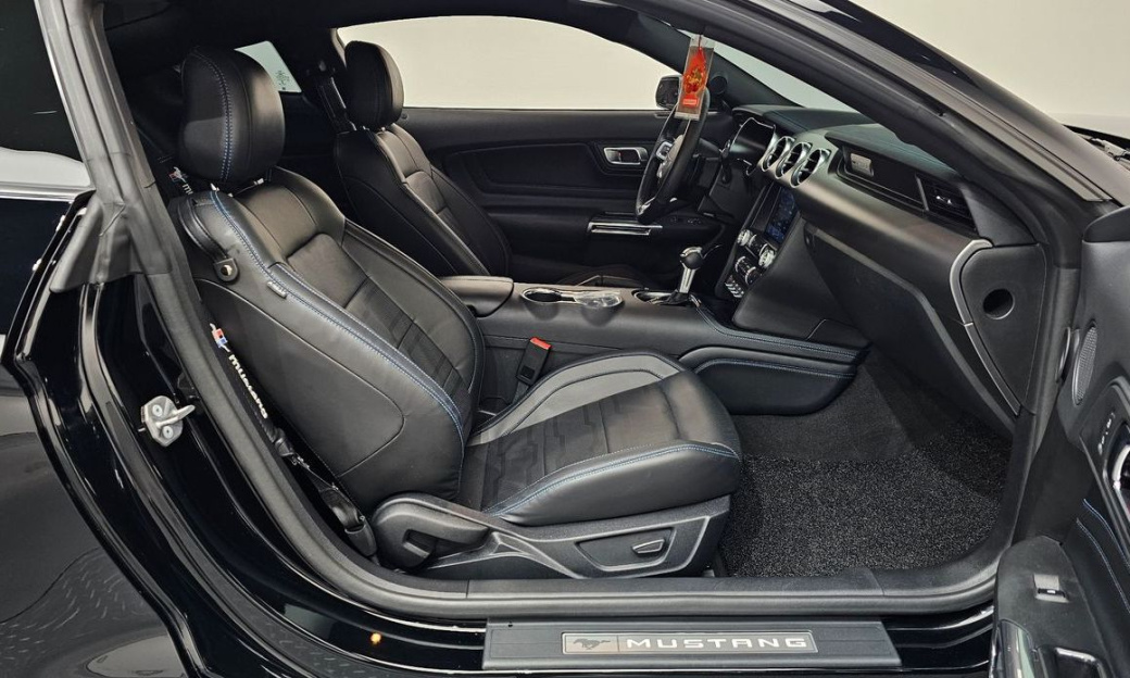 Ford Mustang Coupe, 2022