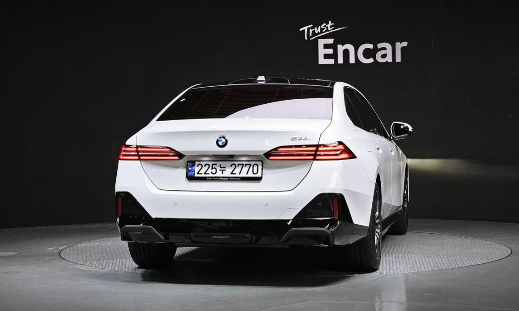 BMW 5-Series 520i M Sport, 2025
