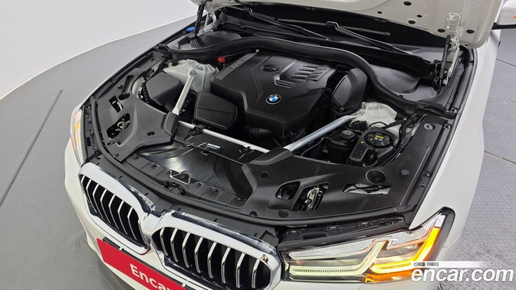 BMW 5-Series 520i M Sport, 2023