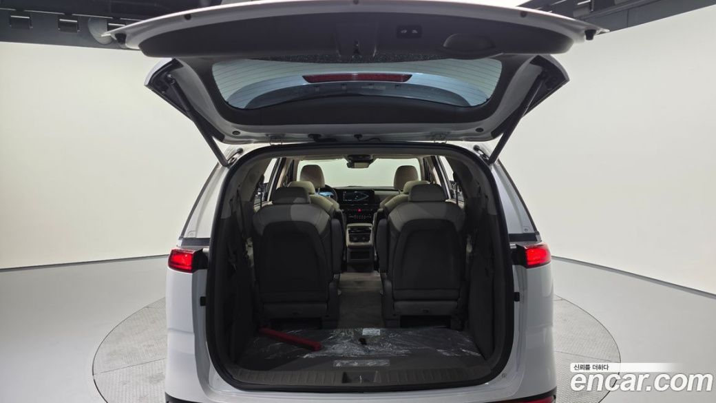 Kia Carnival 9-Seater Signature, 2023