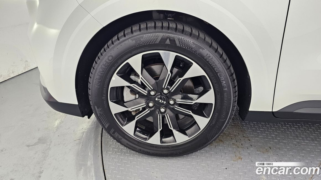 Kia Carnival 9-Seater Prestige, 2023