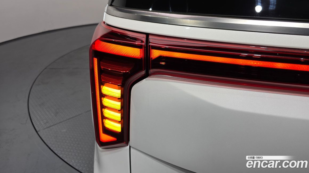 Kia Carnival 9-Seater Hi Limousine, 2024