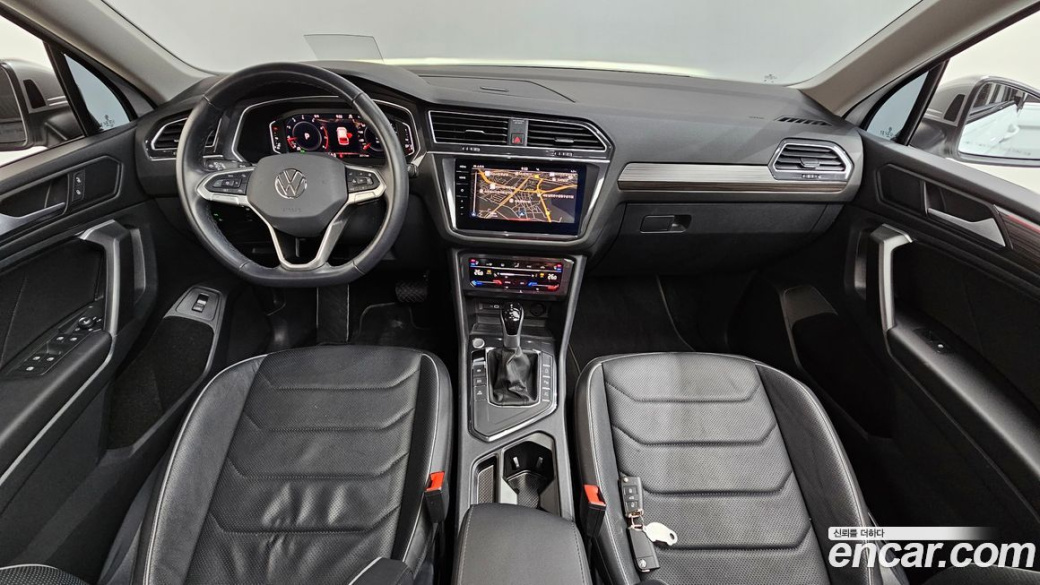 Volkswagen Tiguan 2.0 TSI Prestige, 2024