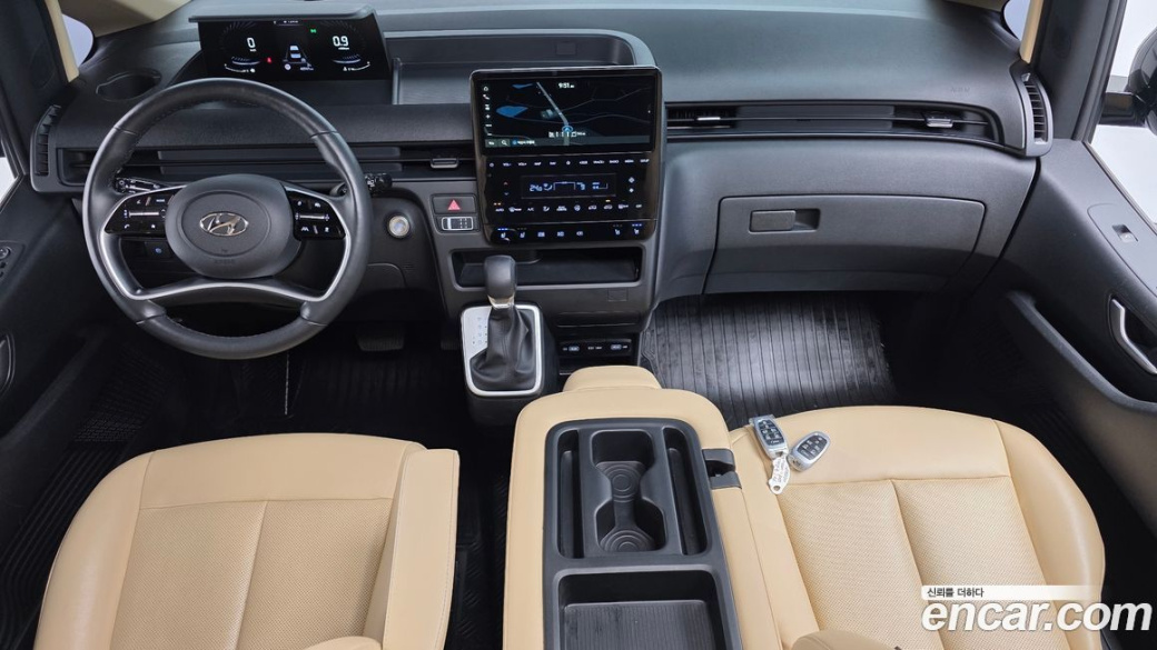 Hyundai Staria Tourer 9-Seater, 2024