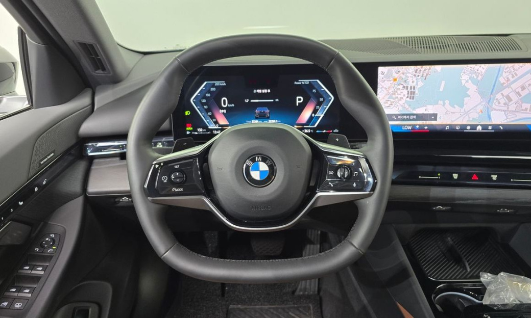 BMW 5-Series 530i xDrive, 2024