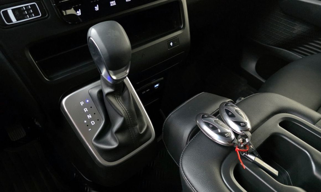 Hyundai Staria Tourer 9-Seater, 2025