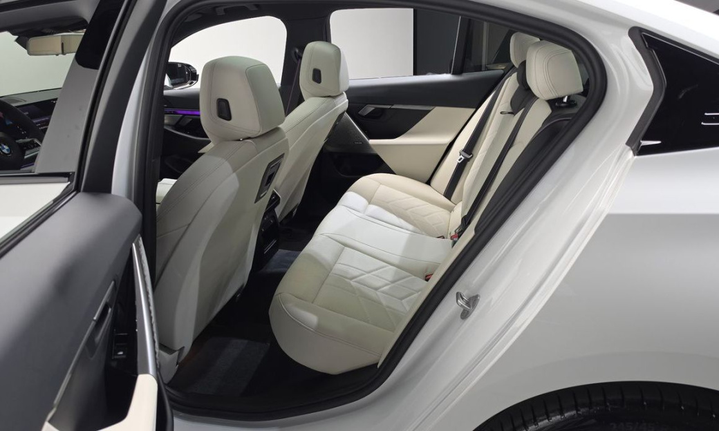 BMW 5-Series 520i Special Edition, 2026