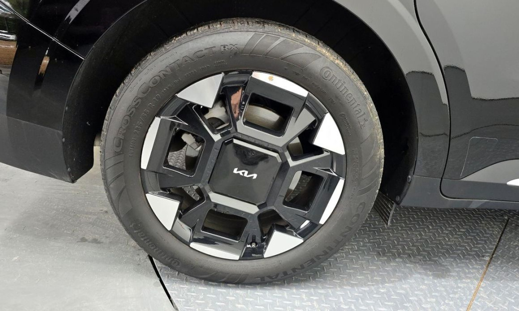 Kia Carnival 9-Seater Signature, 2025