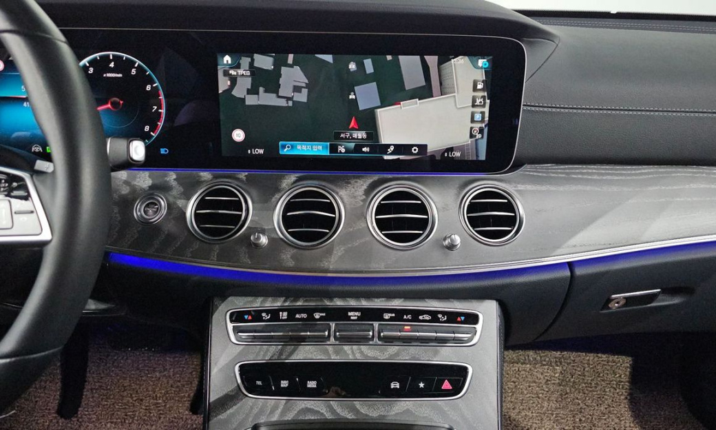 Mercedes-Benz E-Class E350 4MATIC Exclusive, 2023