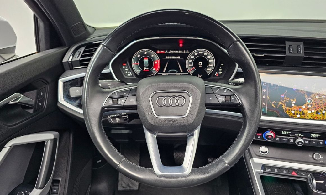 Audi Q3 35 TDI Premium, 2022