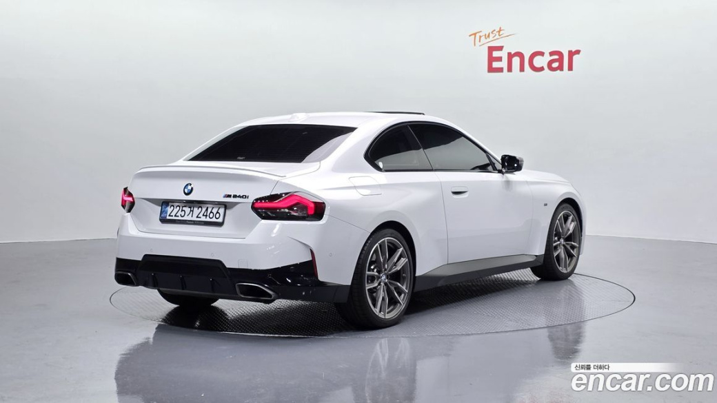 BMW 2-Series M240i xDrive Coupe, 2024
